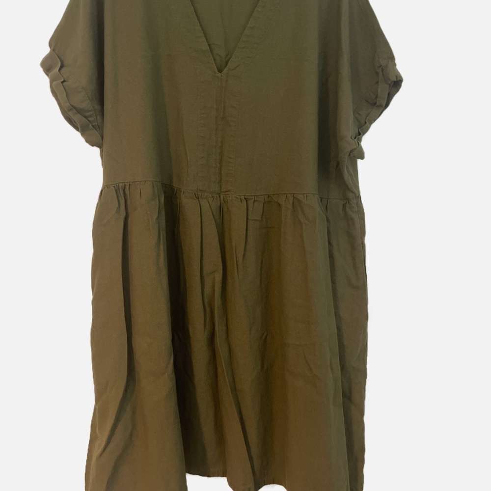 Universal Thread Green Tunic with V-Neck and Short Sleeves